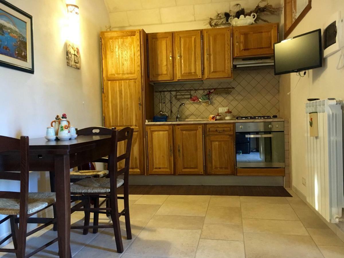 Il Trullo Di Giulietta Bed & Breakfast Impalata Exterior photo